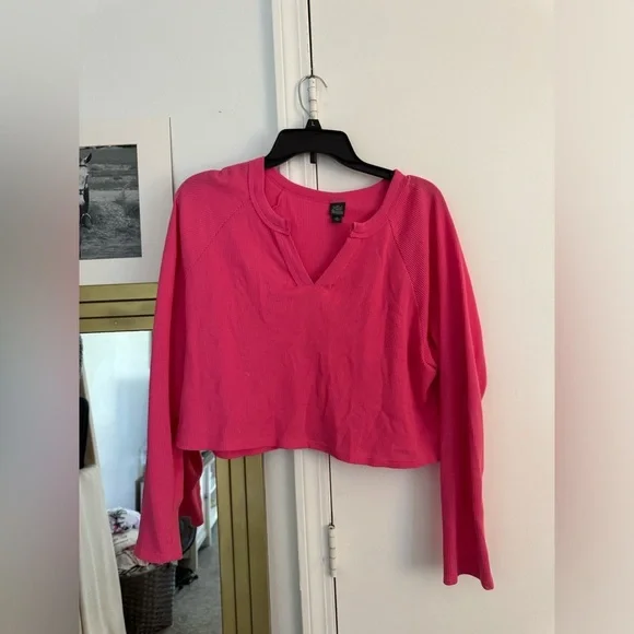 Wild Fable Women's Long Sleeve V-Neck Waffle Boxy T-Shirt - - Picture 2 of 4